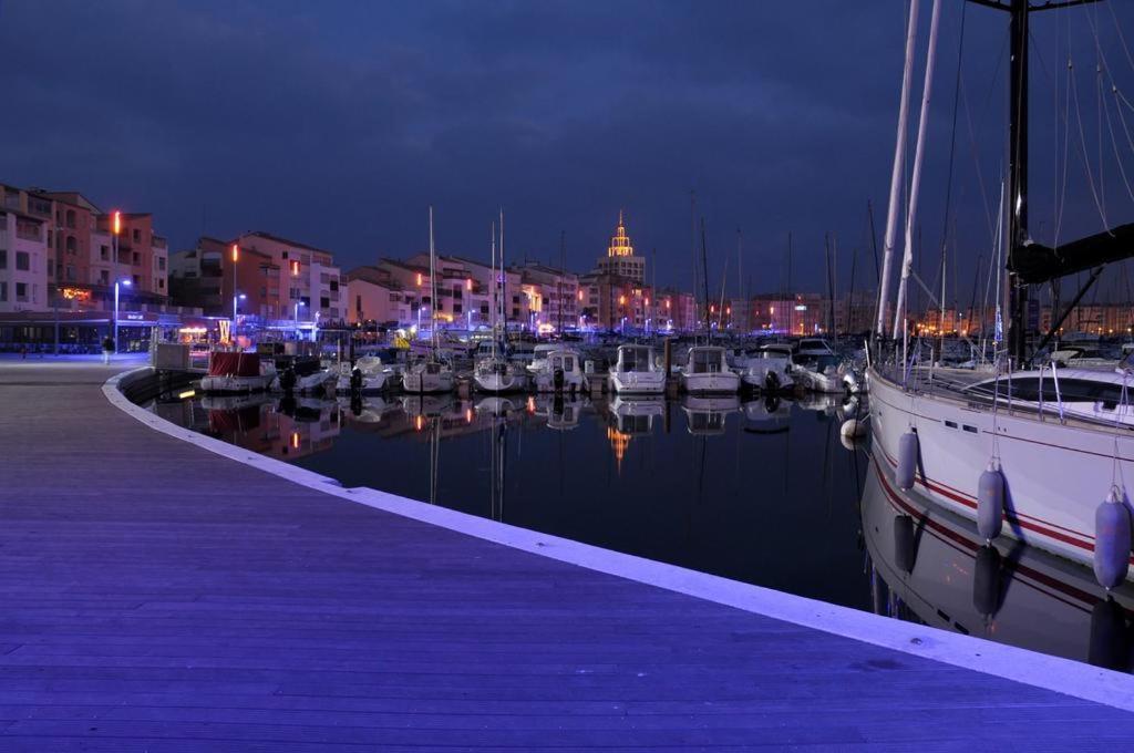 Studio Cabine Vue Port Avec Parking Prive, Piscine, Parc, Boulodrome Agde Dış mekan fotoğraf